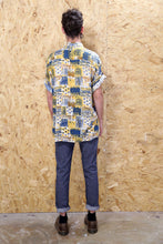 90s Short Sleeved Shirt in Yellow and Blue Pattern