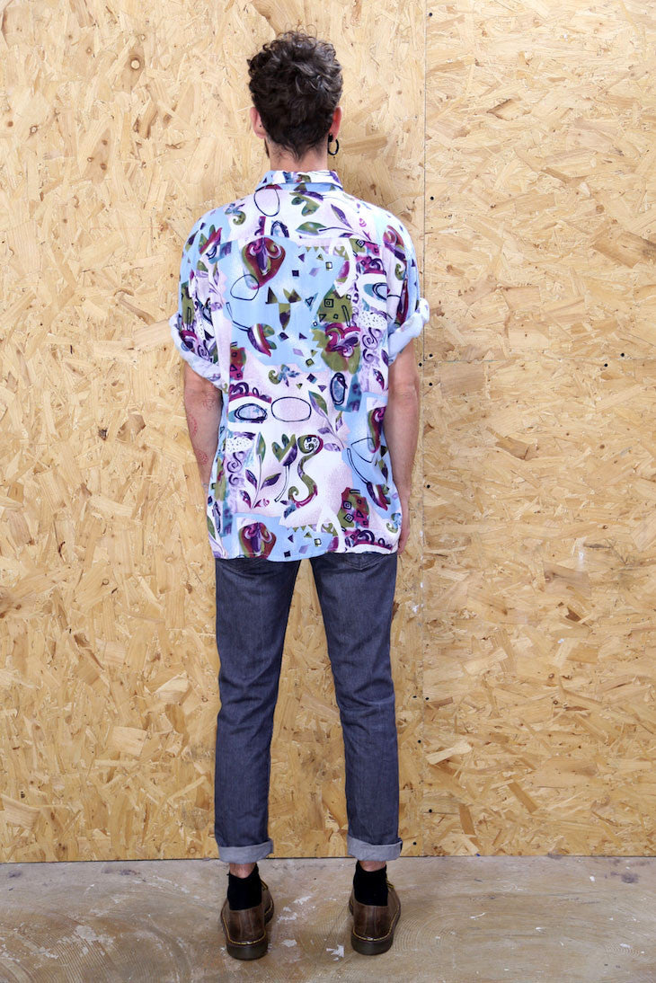 90s Short Sleeved Patterned Shirt in Purple and Blue