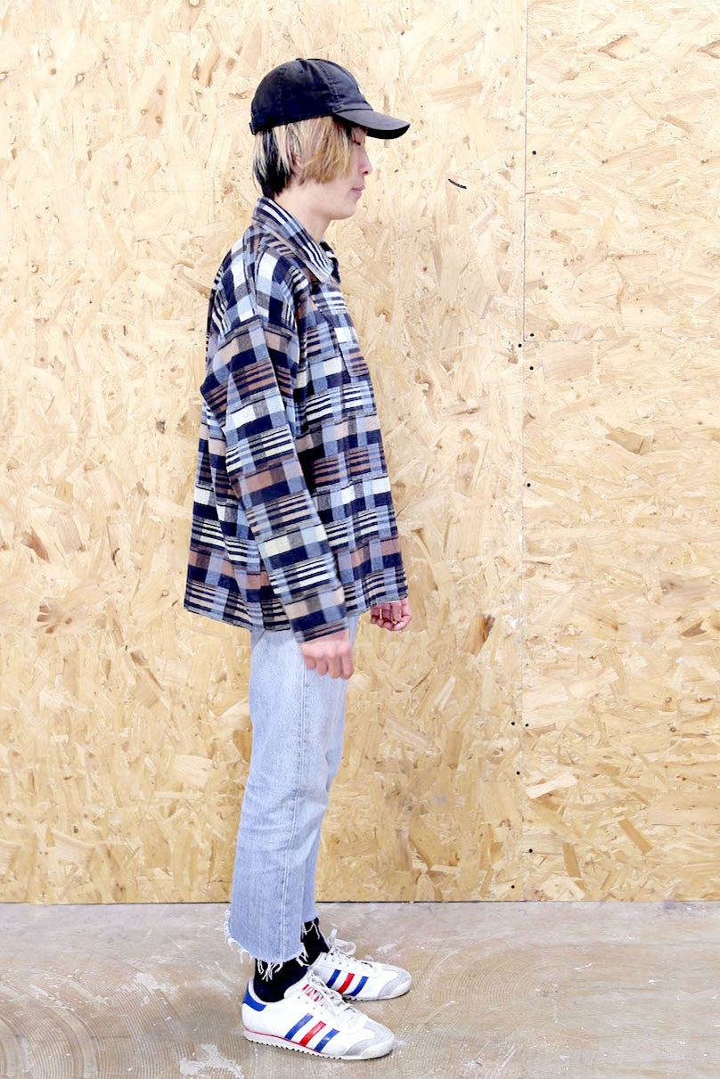 Collared Geometric Print Pull Over With Zip